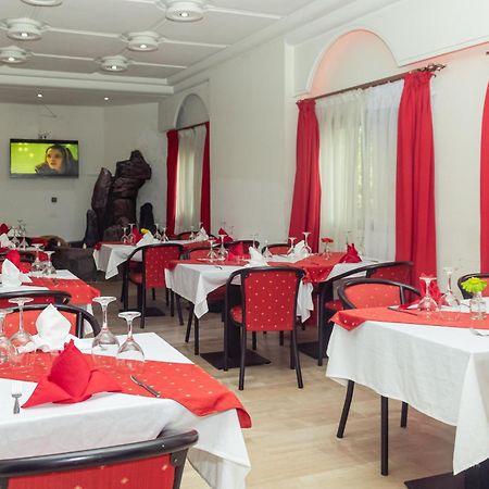 Hotel Djigui Абиджан Екстериор снимка