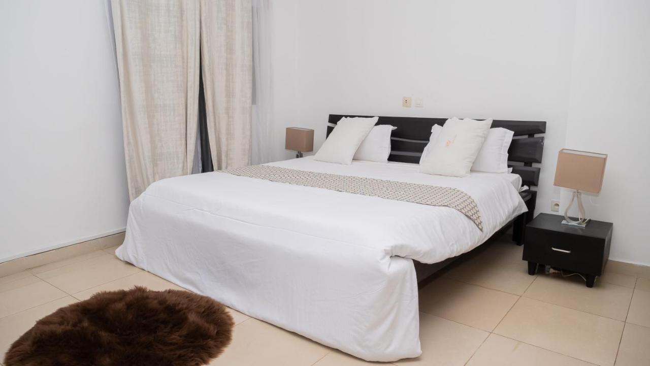 Hotel Djigui Абиджан Екстериор снимка